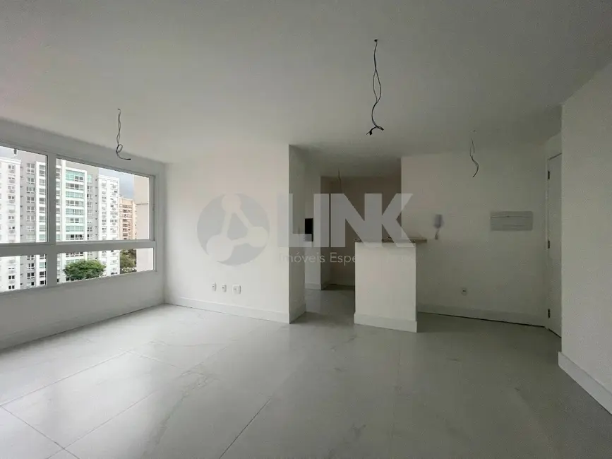 Foto 2 de Apartamento com 1 quarto à venda, 51m2 em Passo da Areia, Porto Alegre - RS