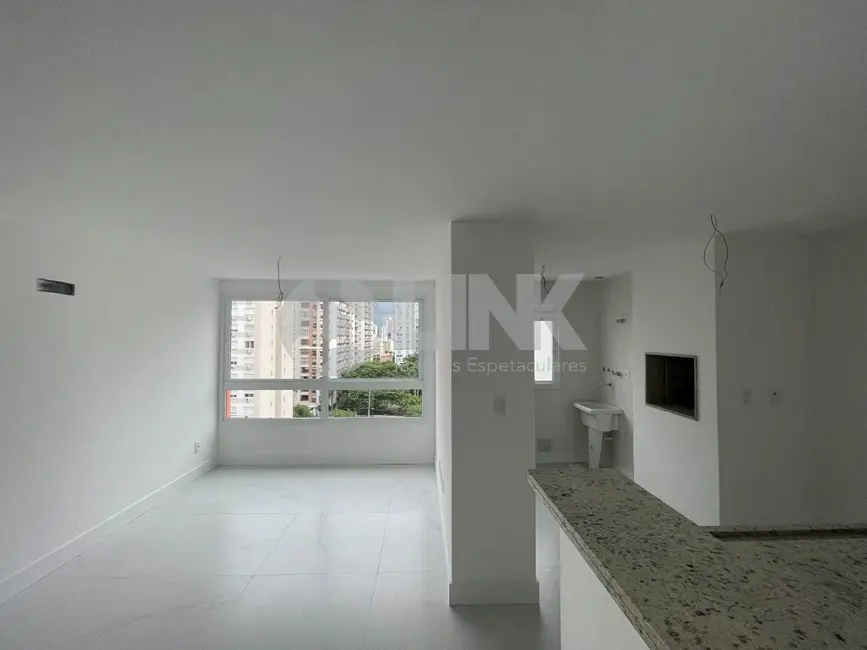 Apartamento com 1 quarto à venda, 51m2 em Passo da Areia, Porto Alegre - RS - imagem 3 Foto 3 de Apartamento com 1 quarto à venda, 51m2 em Passo da Areia, Porto Alegre - RS