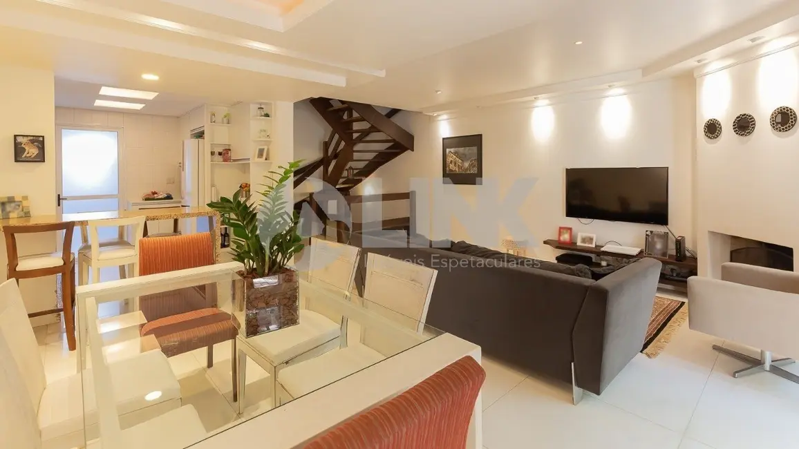 Foto 3 de Casa de Condomínio com 4 quartos à venda, 223m2 em Jardim Carvalho, Porto Alegre - RS