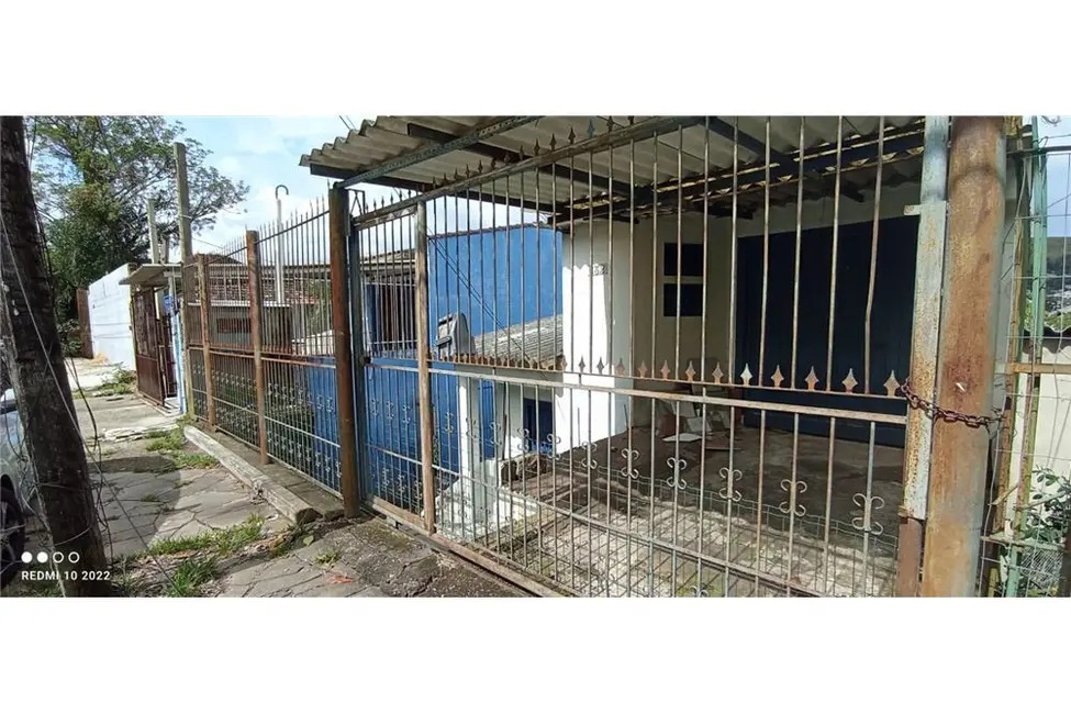 Foto 2 de Terreno / Lote à venda em Teresópolis, Porto Alegre - RS