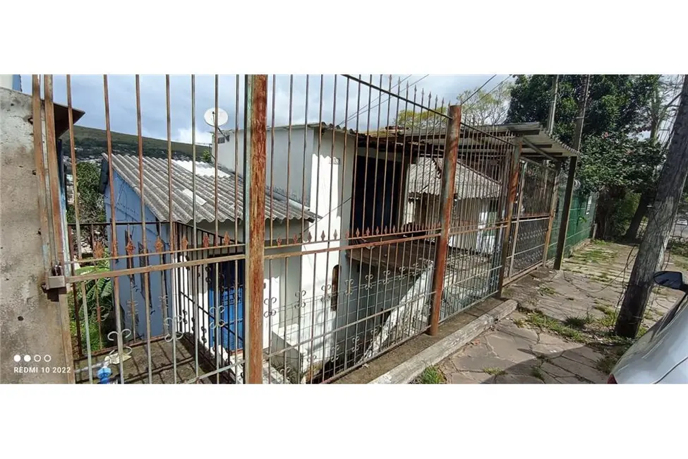 Foto 3 de Terreno / Lote à venda em Teresópolis, Porto Alegre - RS