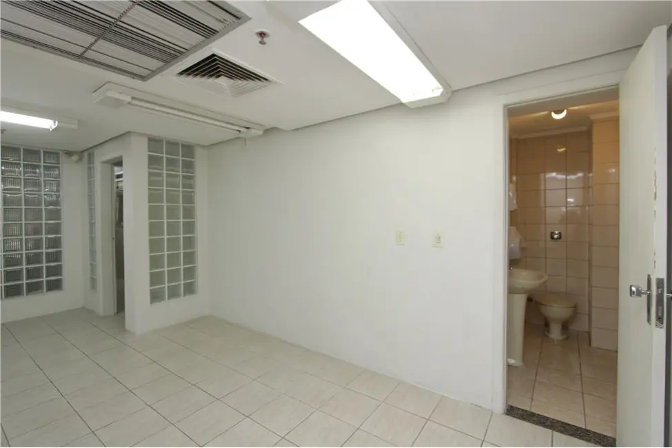 Foto 3 de Sala Comercial à venda, 97m2 em Centro Histórico, Porto Alegre - RS