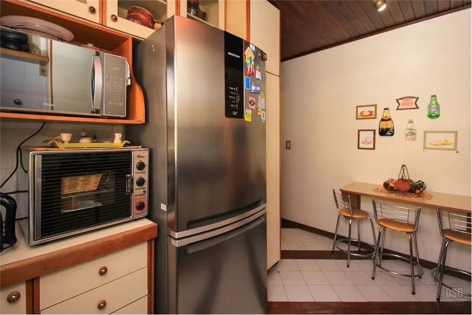 Apartamento com 3 quartos à venda, 157m2 em Petrópolis, Porto Alegre - RS - imagem 7 Foto 7 de Apartamento com 3 quartos à venda, 157m2 em Petrópolis, Porto Alegre - RS