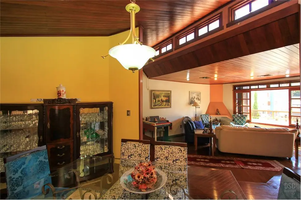 Apartamento com 3 quartos à venda, 157m2 em Petrópolis, Porto Alegre - RS - imagem 4 Foto 4 de Apartamento com 3 quartos à venda, 157m2 em Petrópolis, Porto Alegre - RS