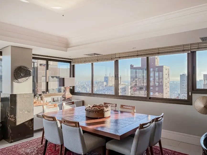Apartamento com 3 quartos à venda, 243m2 em Rio Branco, Porto Alegre - RS - imagem 6 Foto 6 de Apartamento com 3 quartos à venda, 243m2 em Rio Branco, Porto Alegre - RS