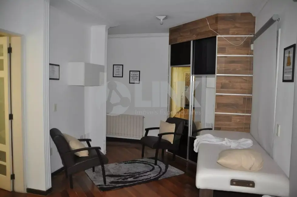 Casa com 4 quartos à venda, 526m2 em Três Figueiras, Porto Alegre - RS - imagem 3 Foto 3 de Casa com 4 quartos à venda, 526m2 em Três Figueiras, Porto Alegre - RS