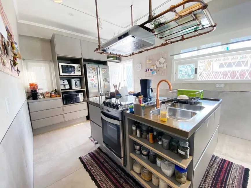 Casa com 3 quartos à venda, 381m2 em Teresópolis, Porto Alegre - RS - imagem 8 Foto 8 de Casa com 3 quartos à venda, 381m2 em Teresópolis, Porto Alegre - RS