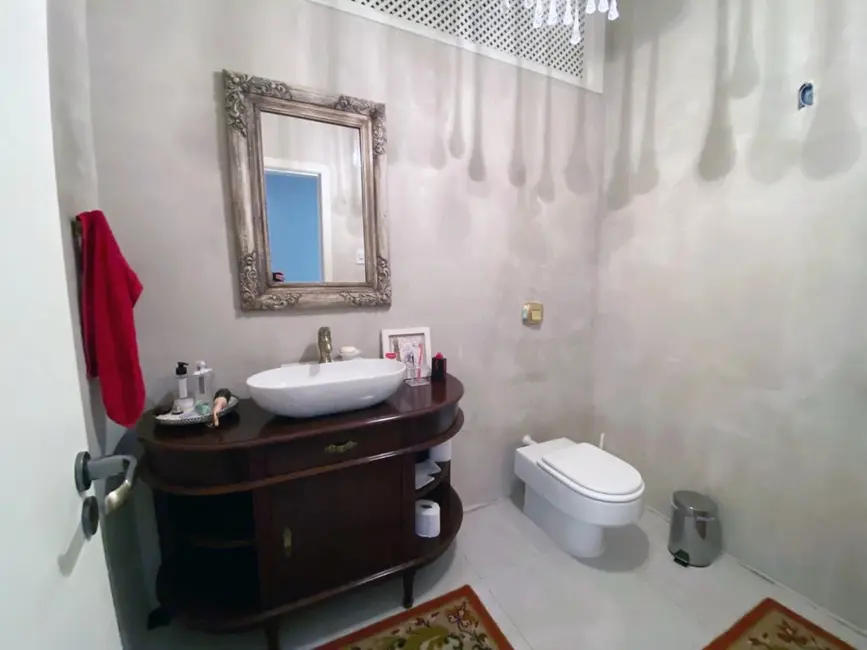 Casa com 3 quartos à venda, 381m2 em Teresópolis, Porto Alegre - RS - imagem 7 Foto 7 de Casa com 3 quartos à venda, 381m2 em Teresópolis, Porto Alegre - RS