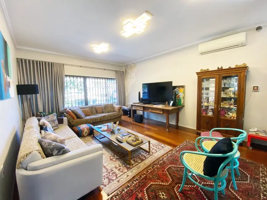 Casa com 3 quartos à venda, 381m2 em Teresópolis, Porto Alegre - RS - imagem 3 Foto 3 de Casa com 3 quartos à venda, 381m2 em Teresópolis, Porto Alegre - RS