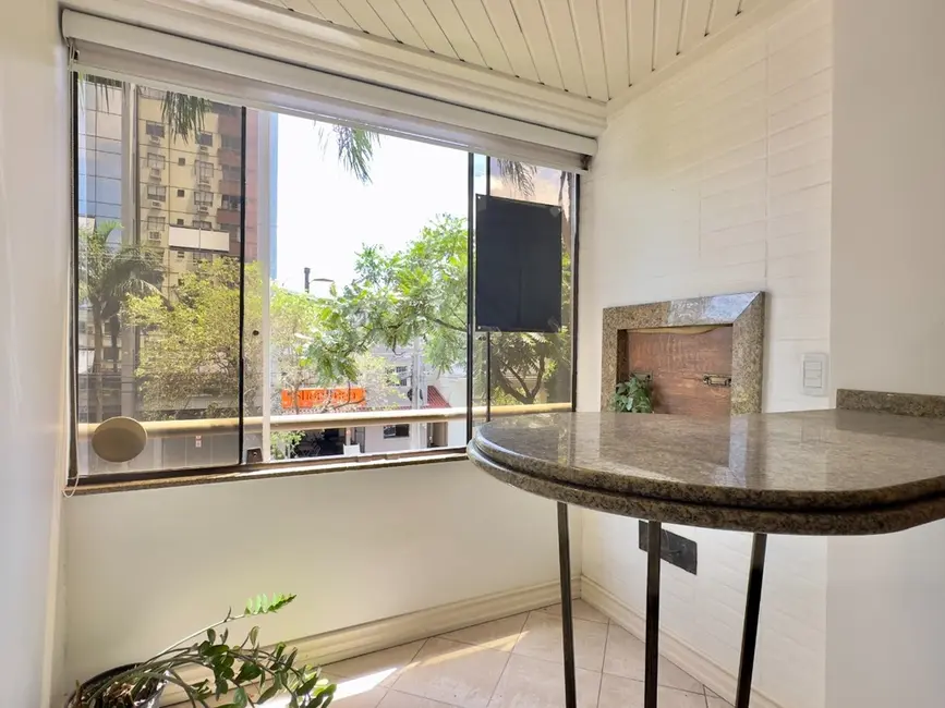 Apartamento com 3 quartos à venda, 79m2 em Menino Deus, Porto Alegre - RS - imagem 4 Foto 4 de Apartamento com 3 quartos à venda, 79m2 em Menino Deus, Porto Alegre - RS