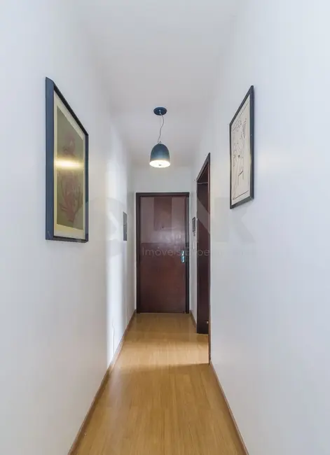 Apartamento com 3 quartos à venda, 168m2 em Higienópolis, Porto Alegre - RS - imagem 6 Foto 6 de Apartamento com 3 quartos à venda, 168m2 em Higienópolis, Porto Alegre - RS