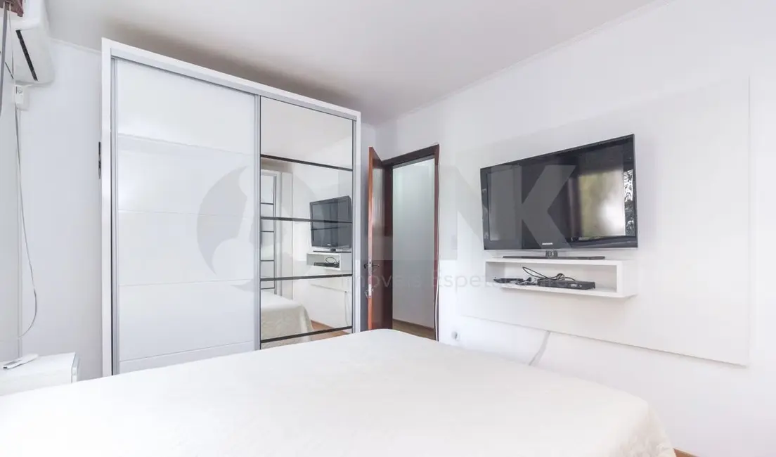 Apartamento com 3 quartos à venda, 168m2 em Higienópolis, Porto Alegre - RS - imagem 7 Foto 7 de Apartamento com 3 quartos à venda, 168m2 em Higienópolis, Porto Alegre - RS