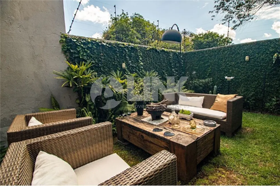 Foto 3 de Casa de Condomínio com 2 quartos à venda, 85m2 em Mário Quintana, Porto Alegre - RS