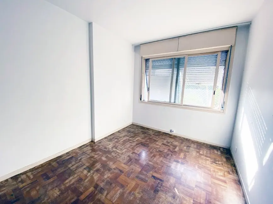 Apartamento com 3 quartos à venda, 195m2 em Moinhos de Vento, Porto Alegre - RS - imagem 9 Foto 9 de Apartamento com 3 quartos à venda, 195m2 em Moinhos de Vento, Porto Alegre - RS