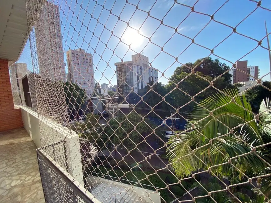 Apartamento com 3 quartos à venda, 195m2 em Moinhos de Vento, Porto Alegre - RS - imagem 3 Foto 3 de Apartamento com 3 quartos à venda, 195m2 em Moinhos de Vento, Porto Alegre - RS