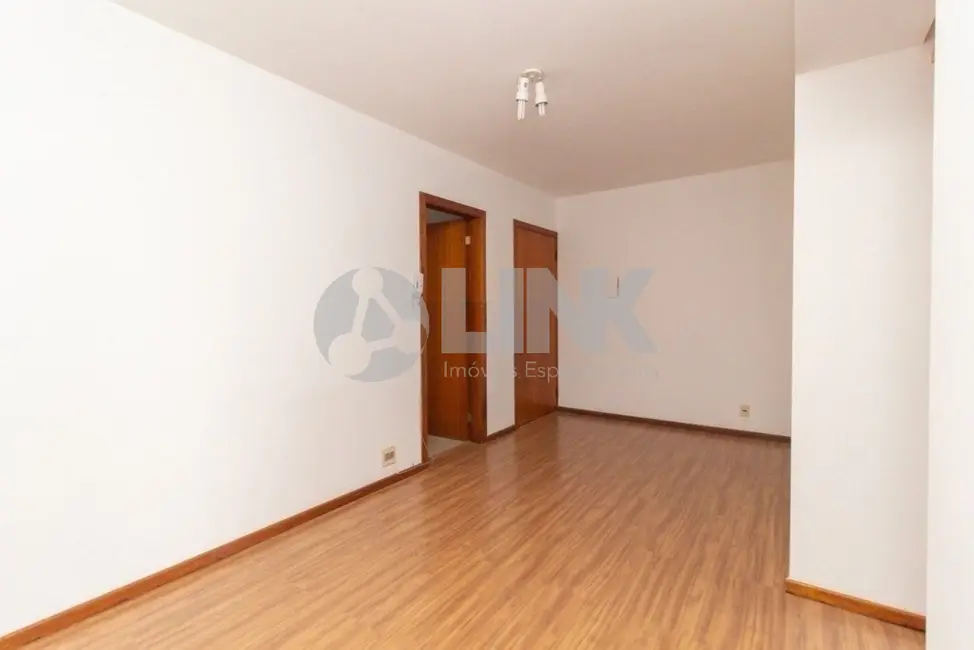 Apartamento com 2 quartos à venda, 54m2 em Menino Deus, Porto Alegre - RS - imagem 4 Foto 4 de Apartamento com 2 quartos à venda, 54m2 em Menino Deus, Porto Alegre - RS