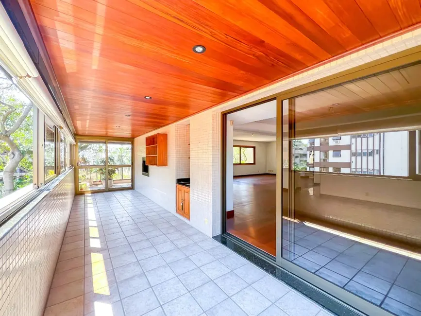 Apartamento com 3 quartos à venda, 322m2 em Moinhos de Vento, Porto Alegre - RS - imagem 4 Foto 4 de Apartamento com 3 quartos à venda, 322m2 em Moinhos de Vento, Porto Alegre - RS