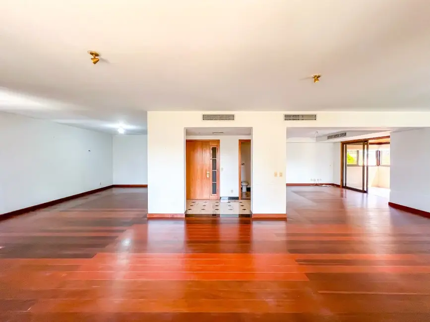 Apartamento com 3 quartos à venda, 322m2 em Moinhos de Vento, Porto Alegre - RS - imagem 9 Foto 9 de Apartamento com 3 quartos à venda, 322m2 em Moinhos de Vento, Porto Alegre - RS