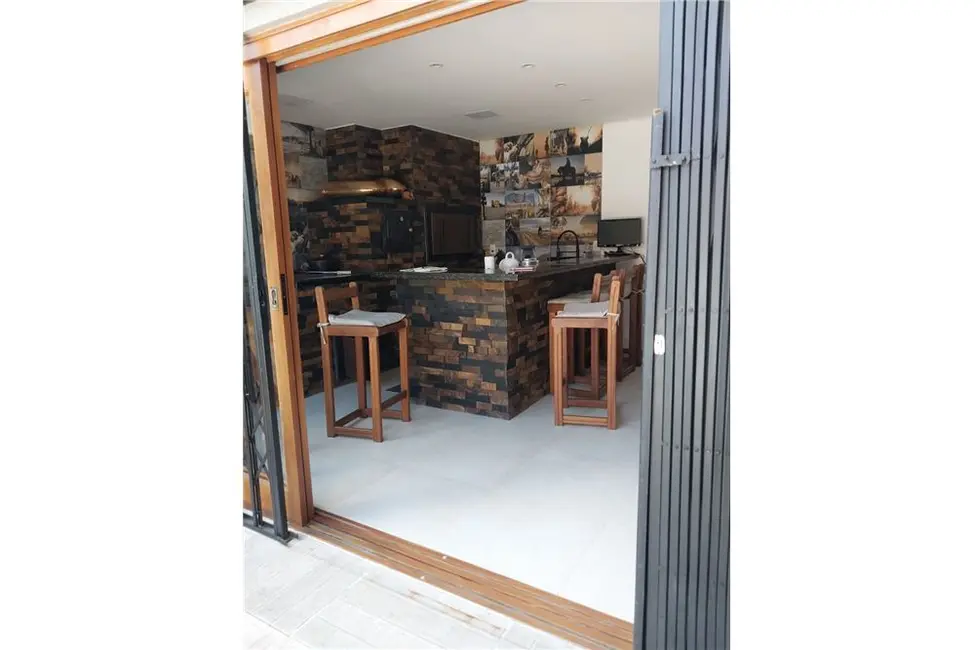 Casa com 3 quartos à venda, 220m2 em Partenon, Porto Alegre - RS - imagem 5 Foto 5 de Casa com 3 quartos à venda, 220m2 em Partenon, Porto Alegre - RS