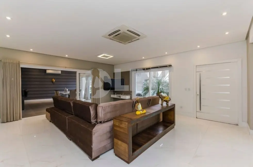 Casa de Condomínio com 3 quartos à venda, 250m2 em Hípica, Porto Alegre - RS - imagem 8 Foto 8 de Casa de Condomínio com 3 quartos à venda, 250m2 em Hípica, Porto Alegre - RS