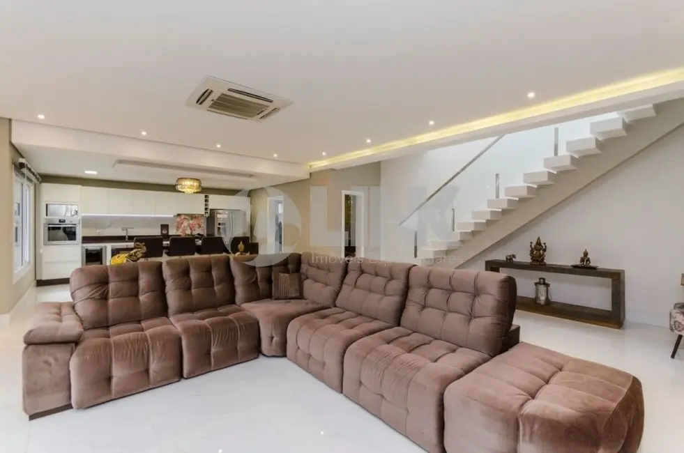 Casa de Condomínio com 3 quartos à venda, 250m2 em Hípica, Porto Alegre - RS - imagem 3 Foto 3 de Casa de Condomínio com 3 quartos à venda, 250m2 em Hípica, Porto Alegre - RS