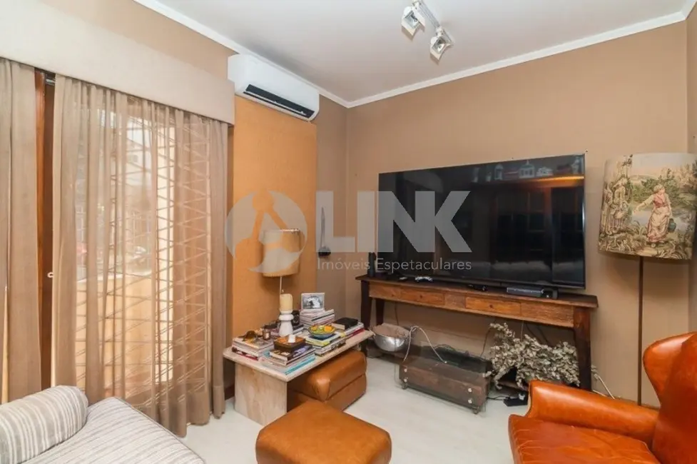 Apartamento com 3 quartos à venda, 121m2 em Moinhos de Vento, Porto Alegre - RS - imagem 9 Foto 9 de Apartamento com 3 quartos à venda, 121m2 em Moinhos de Vento, Porto Alegre - RS