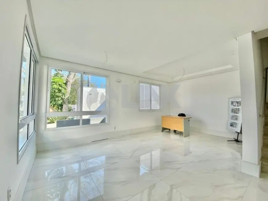 Foto 2 de Casa de Condomínio com 3 quartos à venda, 154m2 em Vila Assunção, Porto Alegre - RS