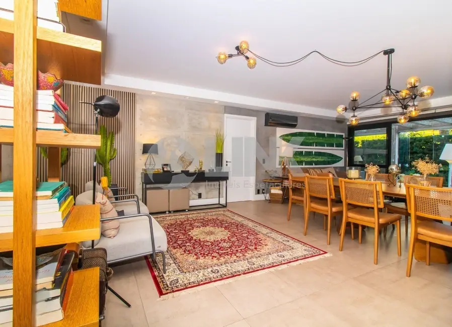Foto 4 de Apartamento com 3 quartos à venda, 197m2 em Chácara das Pedras, Porto Alegre - RS