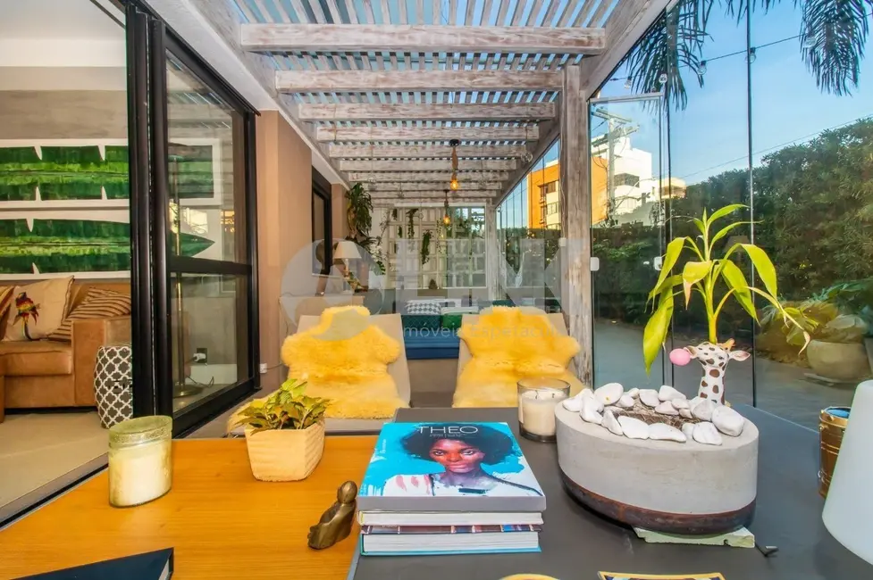 Foto 3 de Apartamento com 3 quartos à venda, 197m2 em Chácara das Pedras, Porto Alegre - RS