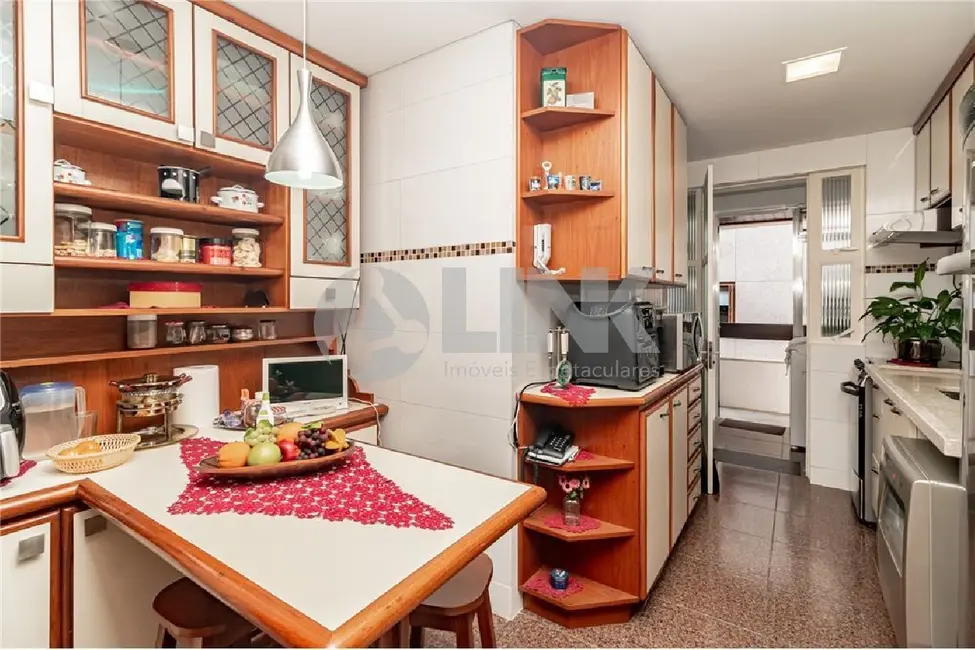Apartamento com 3 quartos à venda, 227m2 em Bela Vista, Porto Alegre - RS - imagem 5 Foto 5 de Apartamento com 3 quartos à venda, 227m2 em Bela Vista, Porto Alegre - RS
