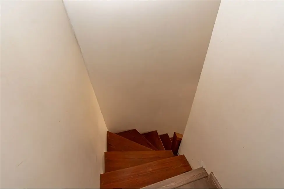Casa com 2 quartos à venda, 90m2 em Olaria, Canoas - RS - imagem 5 Foto 5 de Casa com 2 quartos à venda, 90m2 em Olaria, Canoas - RS