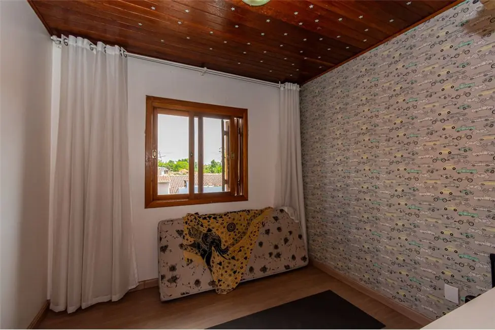 Casa com 2 quartos à venda, 90m2 em Olaria, Canoas - RS - imagem 3 Foto 3 de Casa com 2 quartos à venda, 90m2 em Olaria, Canoas - RS