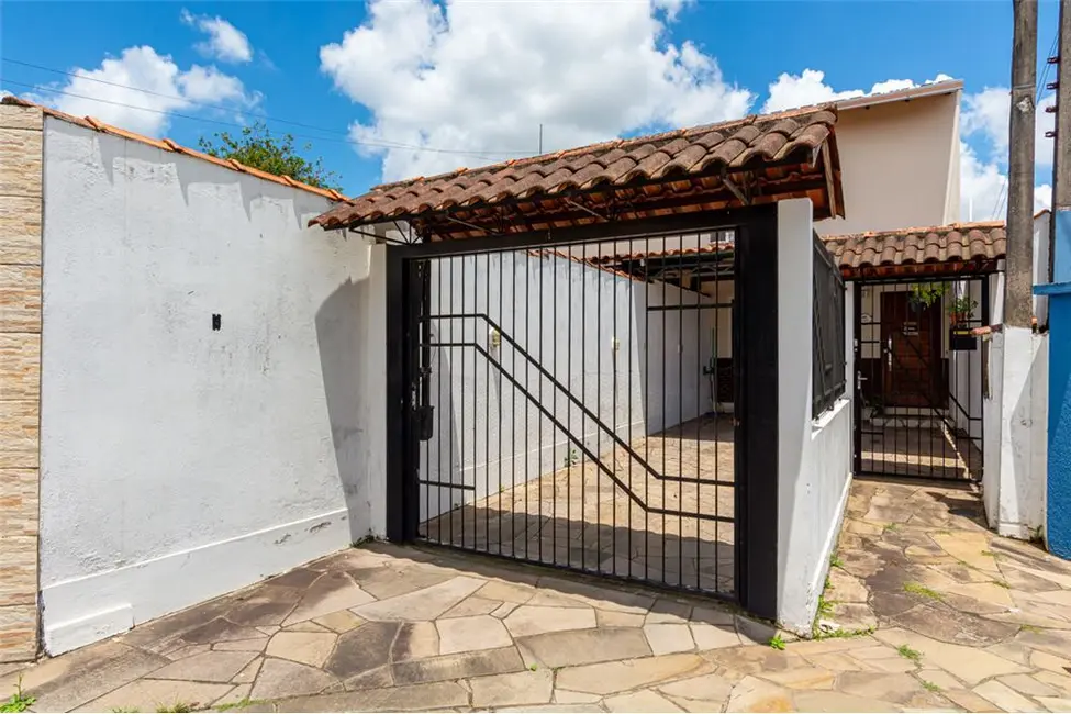 Foto 1 de Casa com 2 quartos à venda, 90m2 em Olaria, Canoas - RS
