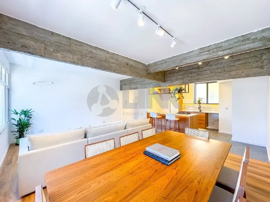 Apartamento com 2 quartos à venda, 100m2 em Moinhos de Vento, Porto Alegre - RS - imagem 9 Foto 9 de Apartamento com 2 quartos à venda, 100m2 em Moinhos de Vento, Porto Alegre - RS