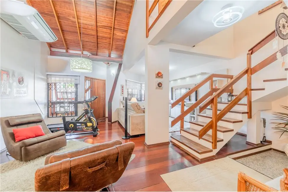 Casa com 3 quartos à venda, 303m2 em Higienópolis, Porto Alegre - RS - imagem 5 Foto 5 de Casa com 3 quartos à venda, 303m2 em Higienópolis, Porto Alegre - RS