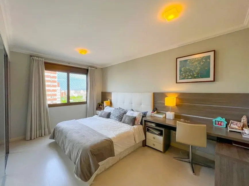 Foto 7 de Apartamento com 3 quartos à venda, 100m2 em Petrópolis, Porto Alegre - RS