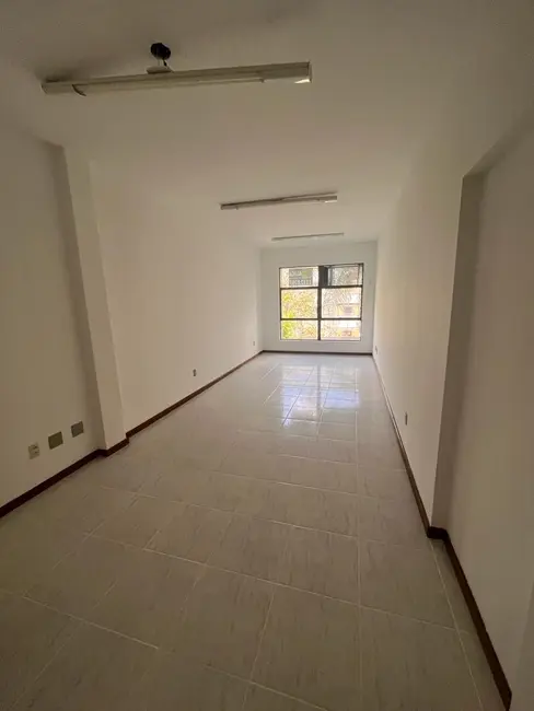 Foto 1 de Sala Comercial à venda, 40m2 em Petrópolis, Porto Alegre - RS