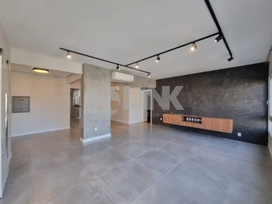 Apartamento com 3 quartos à venda, 167m2 em Moinhos de Vento, Porto Alegre - RS - imagem 4 Foto 4 de Apartamento com 3 quartos à venda, 167m2 em Moinhos de Vento, Porto Alegre - RS