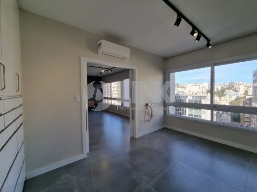 Apartamento com 3 quartos à venda, 167m2 em Moinhos de Vento, Porto Alegre - RS - imagem 9 Foto 9 de Apartamento com 3 quartos à venda, 167m2 em Moinhos de Vento, Porto Alegre - RS