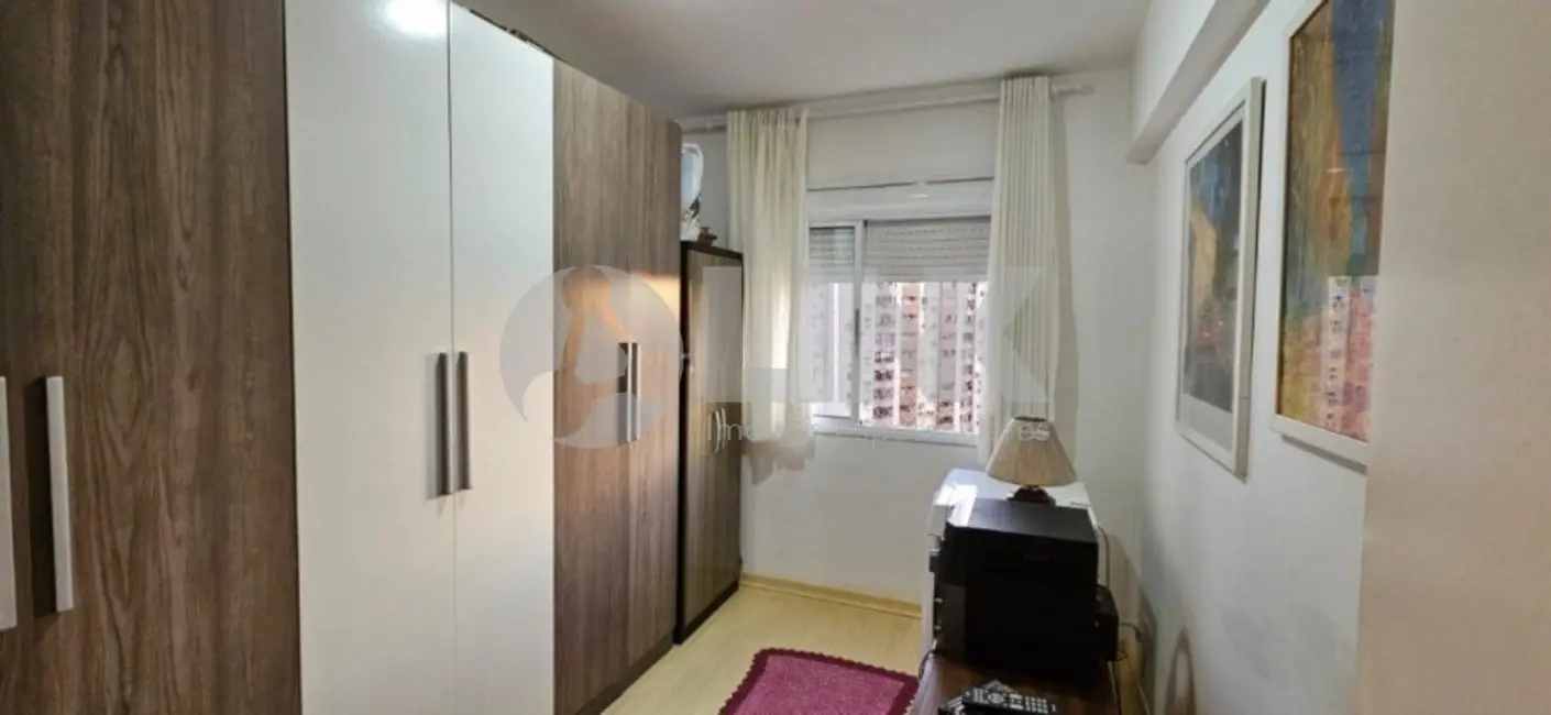 Apartamento com 3 quartos à venda, 66m2 em Vila Ipiranga, Porto Alegre - RS - imagem 9 Foto 9 de Apartamento com 3 quartos à venda, 66m2 em Vila Ipiranga, Porto Alegre - RS