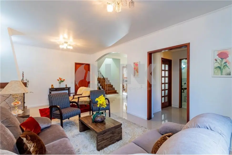 Casa com 4 quartos à venda, 294m2 em Jardim Itu, Porto Alegre - RS - imagem 5 Foto 5 de Casa com 4 quartos à venda, 294m2 em Jardim Itu, Porto Alegre - RS