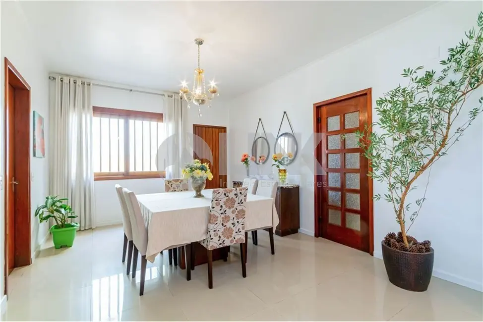Casa com 4 quartos à venda, 294m2 em Jardim Itu, Porto Alegre - RS - imagem 8 Foto 8 de Casa com 4 quartos à venda, 294m2 em Jardim Itu, Porto Alegre - RS