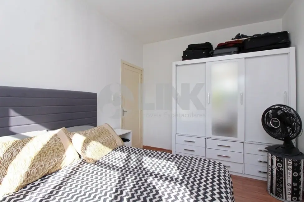 Apartamento com 2 quartos à venda, 66m2 em Moinhos de Vento, Porto Alegre - RS - imagem 9 Foto 9 de Apartamento com 2 quartos à venda, 66m2 em Moinhos de Vento, Porto Alegre - RS