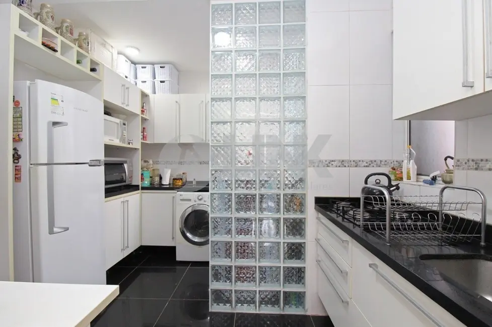 Apartamento com 2 quartos à venda, 66m2 em Moinhos de Vento, Porto Alegre - RS - imagem 7 Foto 7 de Apartamento com 2 quartos à venda, 66m2 em Moinhos de Vento, Porto Alegre - RS