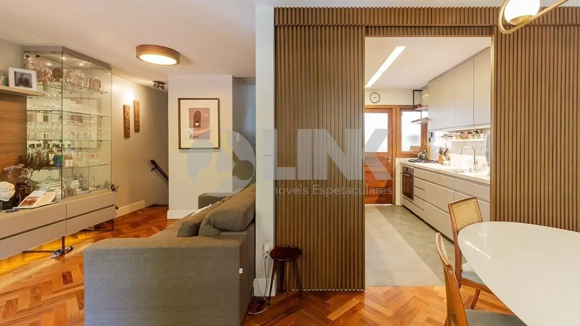 Casa de Condomínio com 3 quartos à venda, 196m2 em Mont Serrat, Porto Alegre - RS - imagem 8 Foto 8 de Casa de Condomínio com 3 quartos à venda, 196m2 em Mont Serrat, Porto Alegre - RS