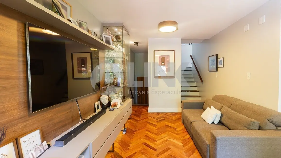 Casa de Condomínio com 3 quartos à venda, 196m2 em Mont Serrat, Porto Alegre - RS - imagem 3 Foto 3 de Casa de Condomínio com 3 quartos à venda, 196m2 em Mont Serrat, Porto Alegre - RS