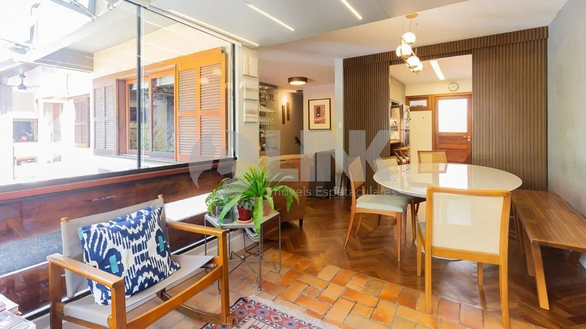 Casa de Condomínio com 3 quartos à venda, 196m2 em Mont Serrat, Porto Alegre - RS - imagem 9 Foto 9 de Casa de Condomínio com 3 quartos à venda, 196m2 em Mont Serrat, Porto Alegre - RS