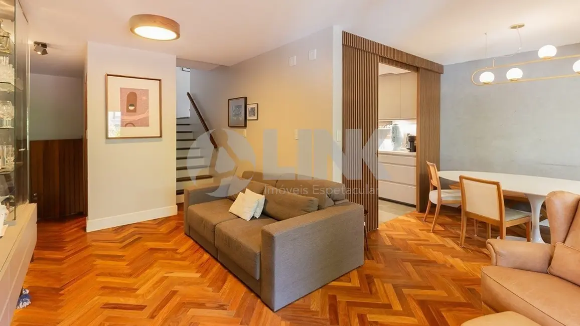 Casa de Condomínio com 3 quartos à venda, 196m2 em Mont Serrat, Porto Alegre - RS - imagem 6 Foto 6 de Casa de Condomínio com 3 quartos à venda, 196m2 em Mont Serrat, Porto Alegre - RS