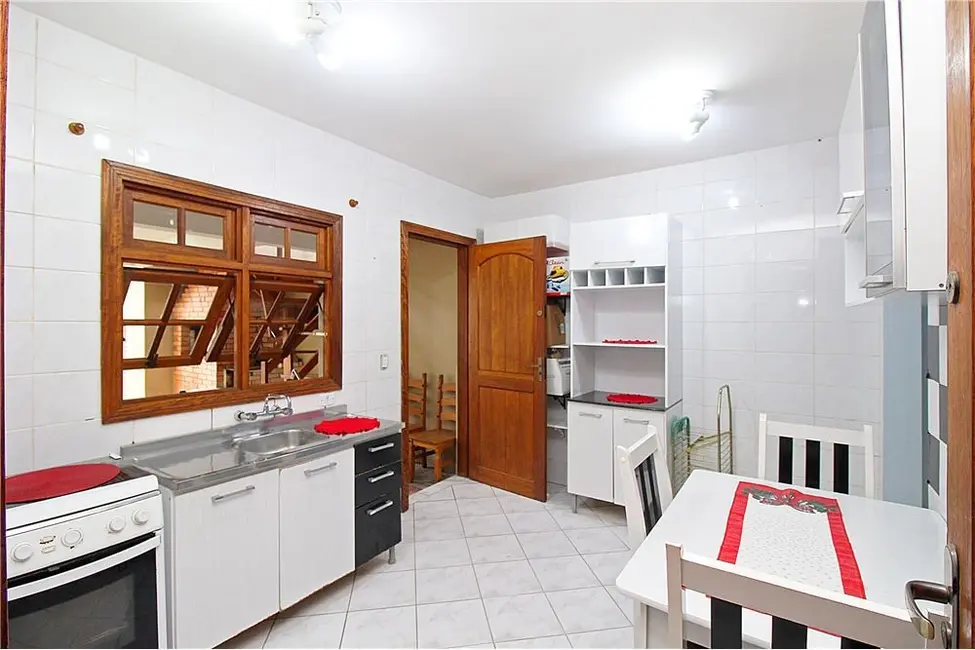 Foto 6 de Casa com 3 quartos à venda, 198m2 em Medianeira, Porto Alegre - RS