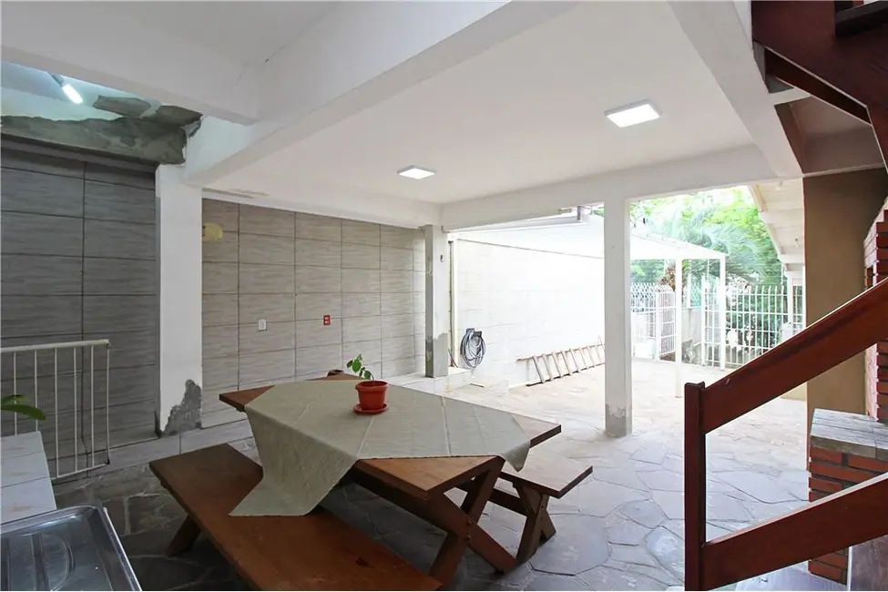 Foto 4 de Casa com 3 quartos à venda, 198m2 em Medianeira, Porto Alegre - RS